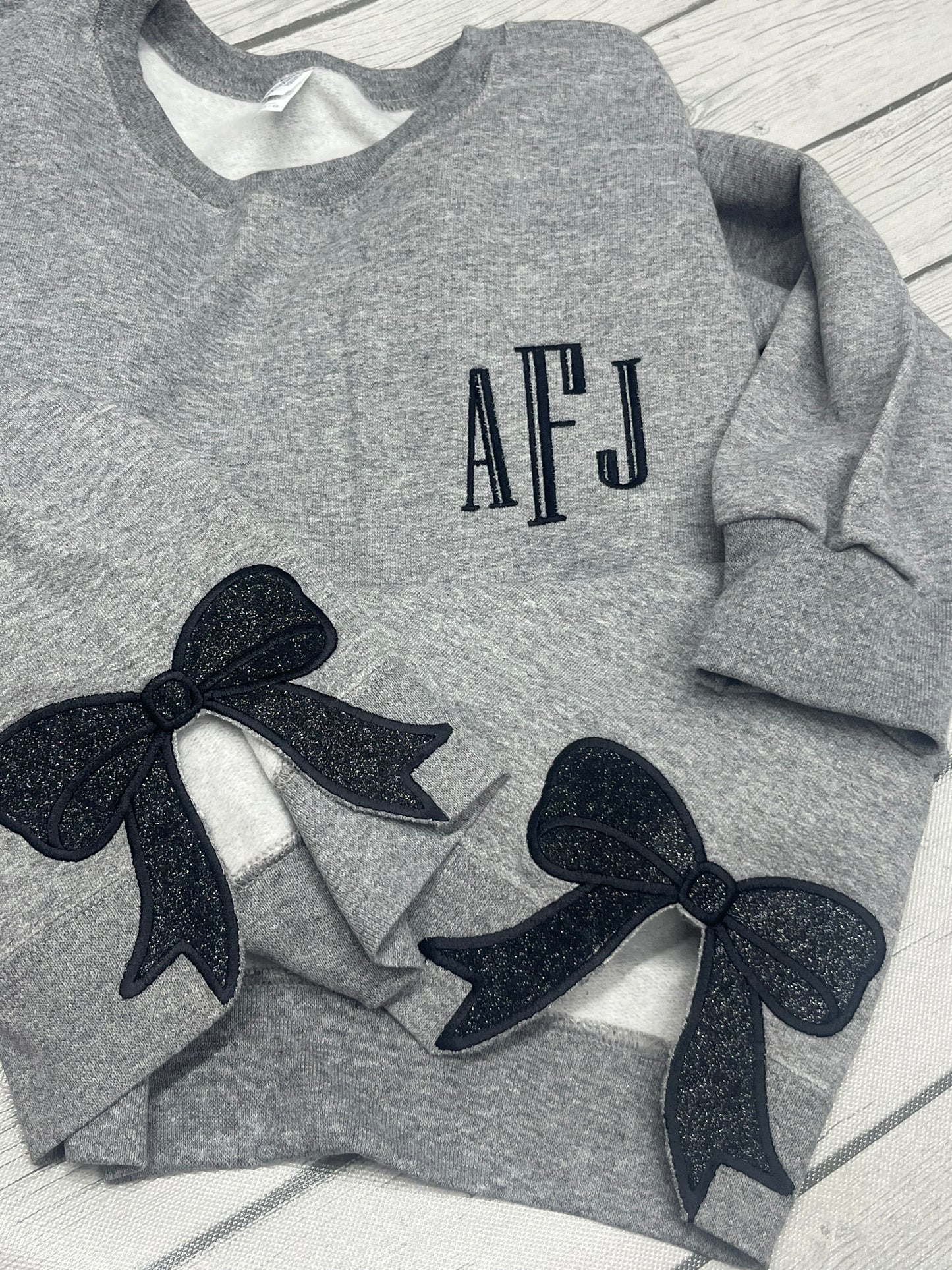 Embroidered Side Bow Glitter Crewneck